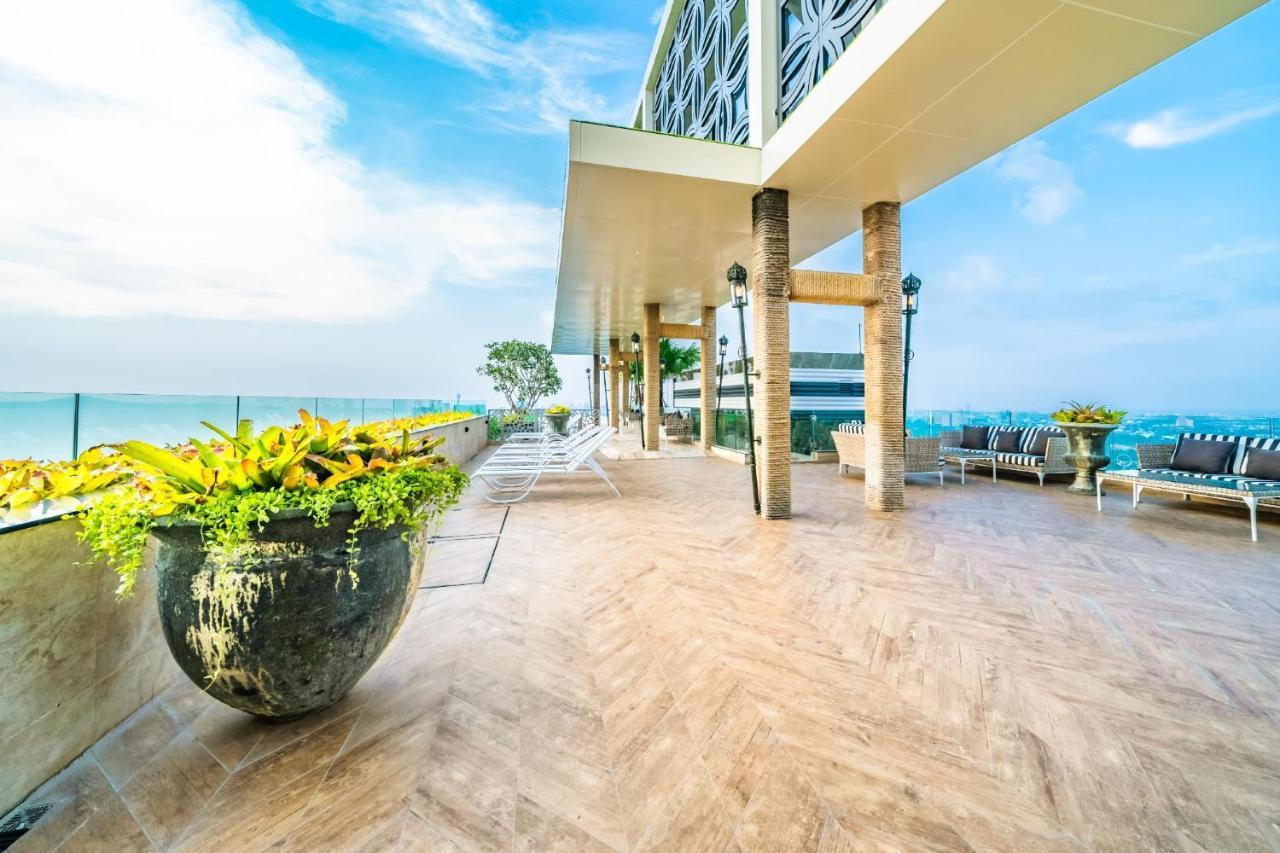 Riviera Jomtien Roomy 1-Bdr Seaview Condo Exterior photo